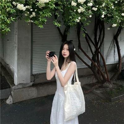皎洁的月亮